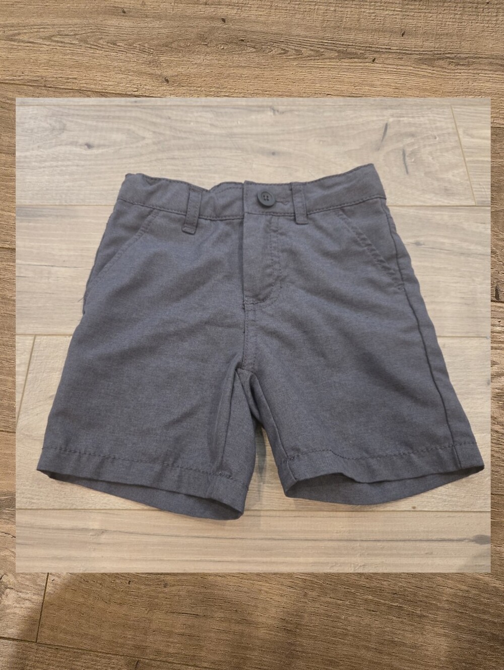 Toddler boys woven quick dry flat front 'at the knee' grey chino shorts size 3T